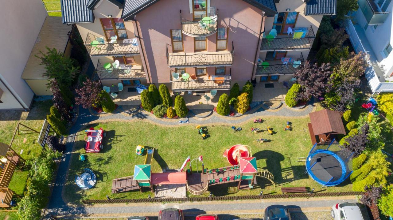 Nemo 2 Hotel Karwia Kültér fotó