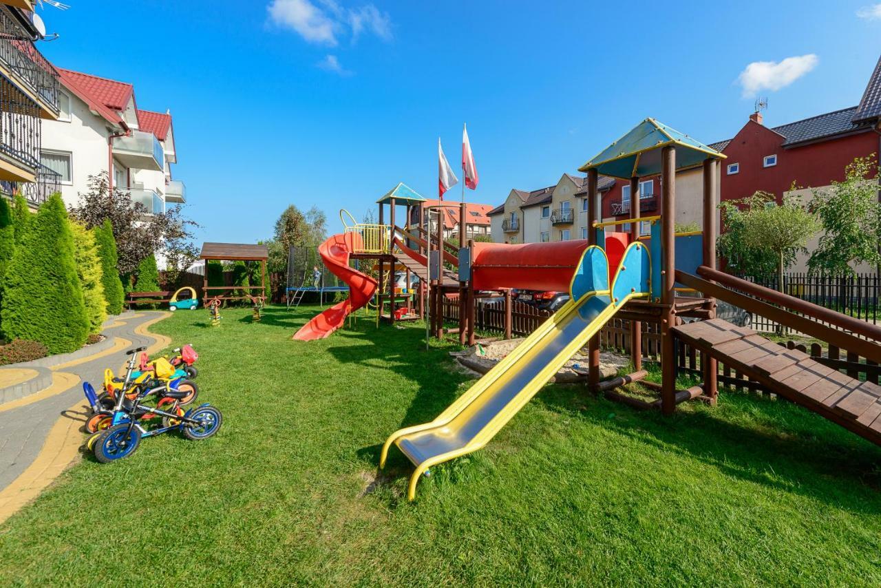 Nemo 2 Hotel Karwia Kültér fotó