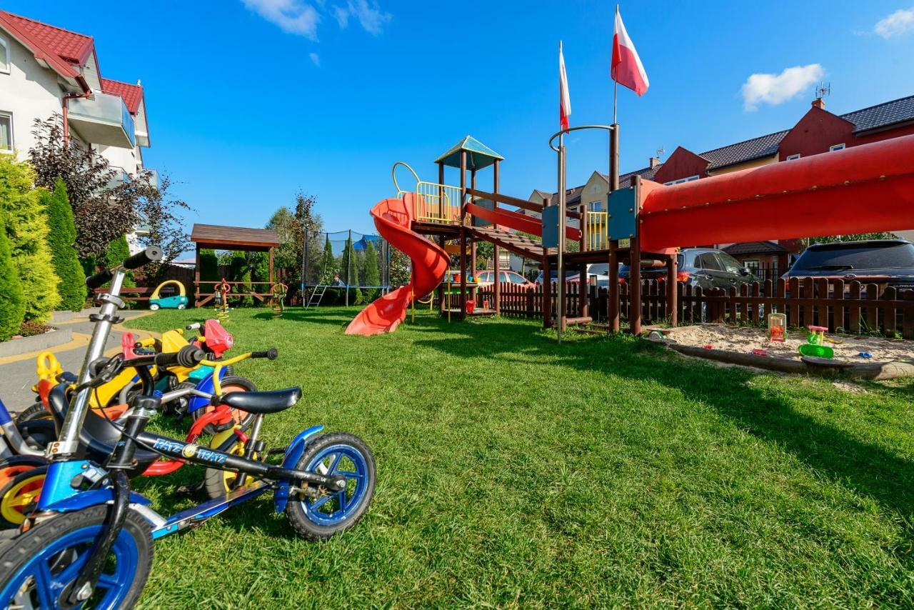 Nemo 2 Hotel Karwia Kültér fotó