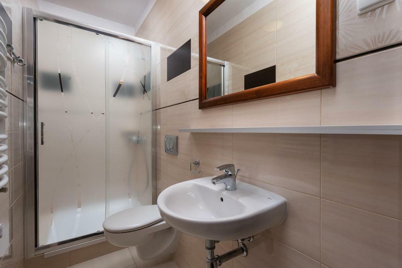 Nemo 2 Hotel Karwia Kültér fotó