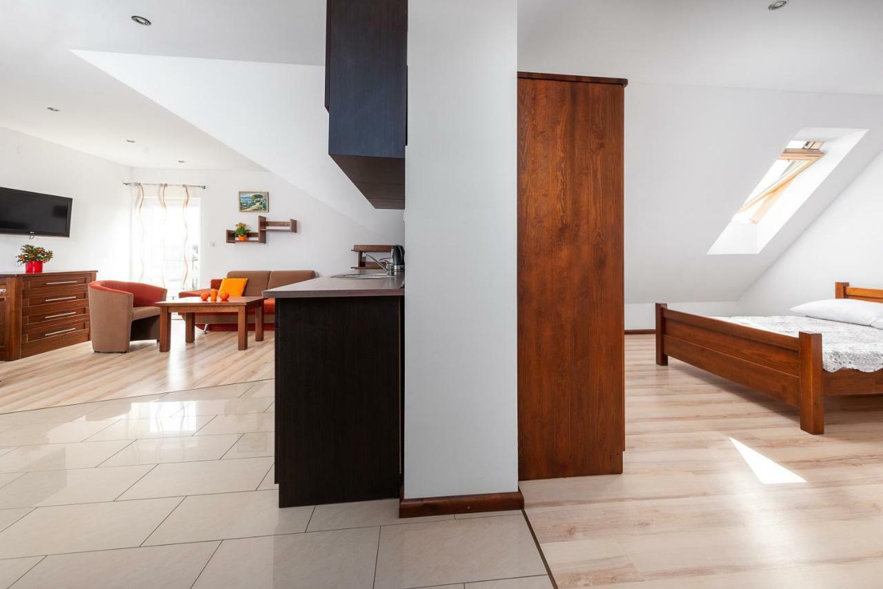 Nemo 2 Hotel Karwia Kültér fotó