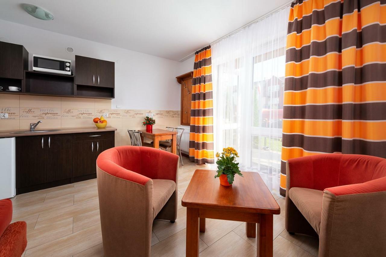 Nemo 2 Hotel Karwia Kültér fotó