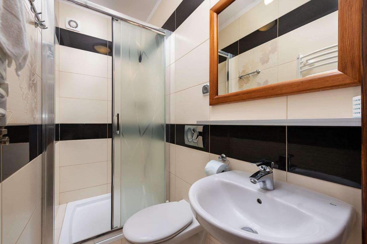 Nemo 2 Hotel Karwia Kültér fotó