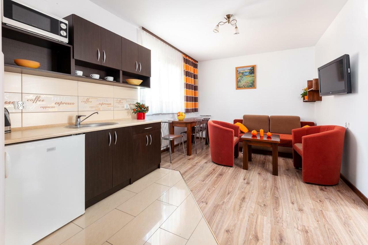Nemo 2 Hotel Karwia Kültér fotó