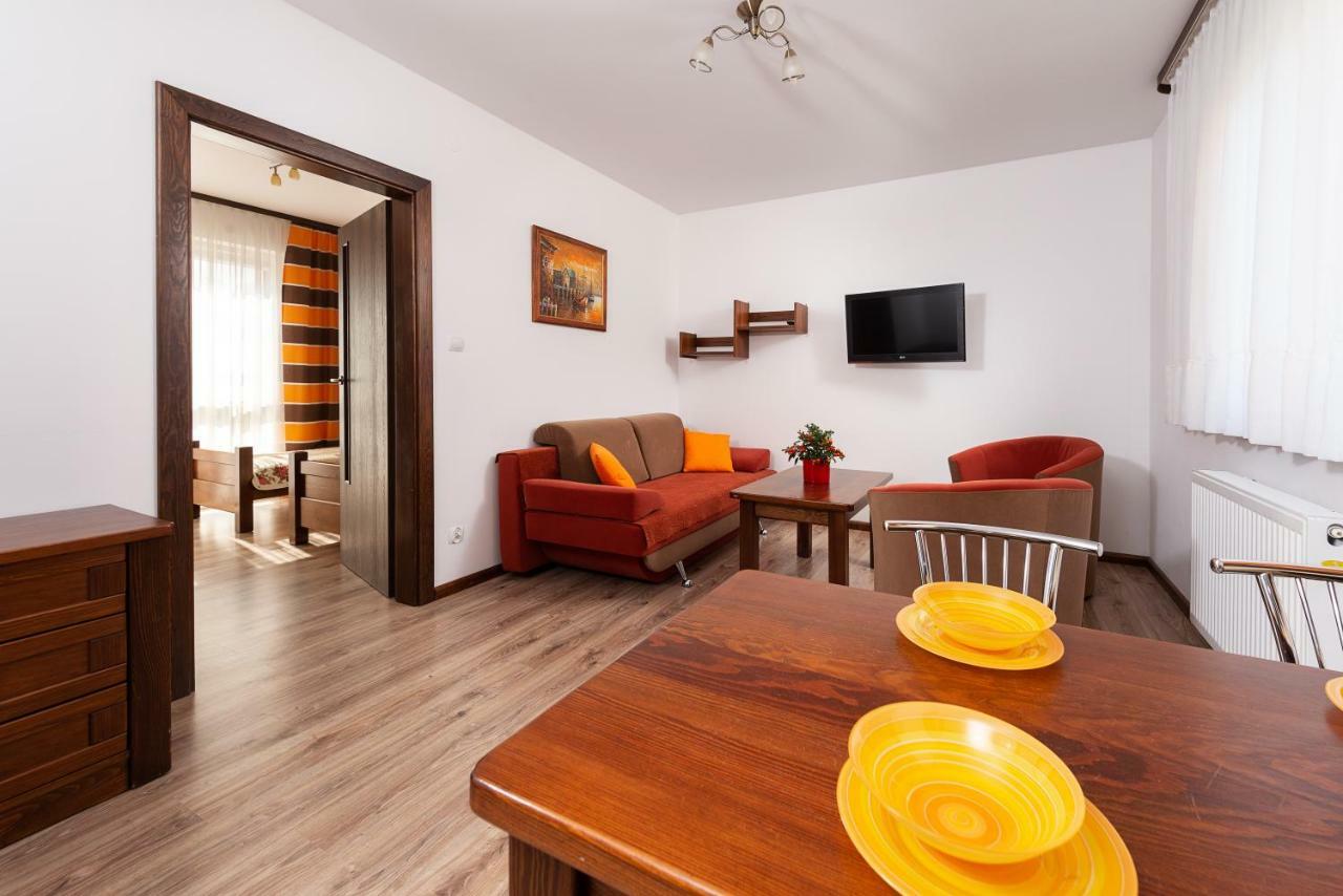 Nemo 2 Hotel Karwia Kültér fotó