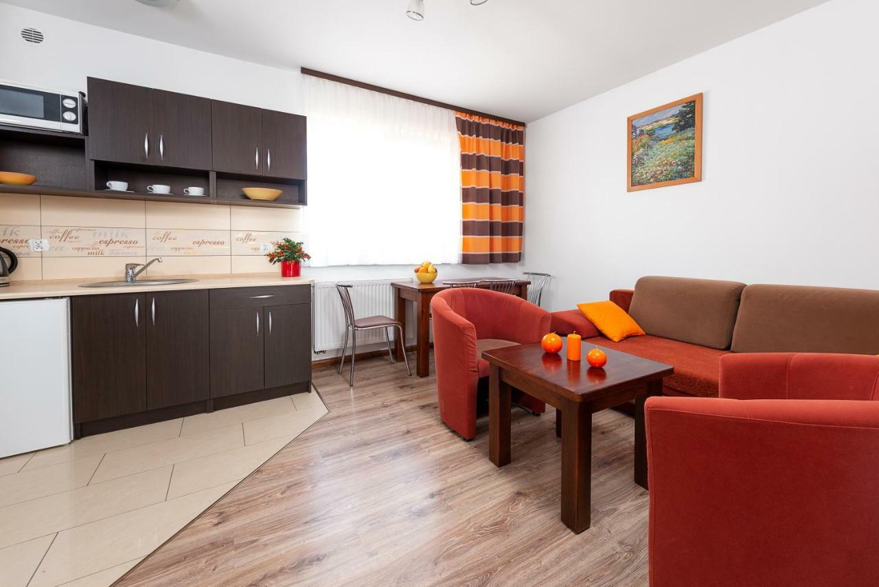 Nemo 2 Hotel Karwia Kültér fotó